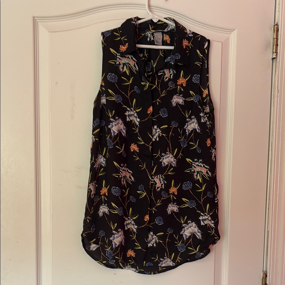 H&M Black and Pink Buttoned Blouse with Mandarin Collar